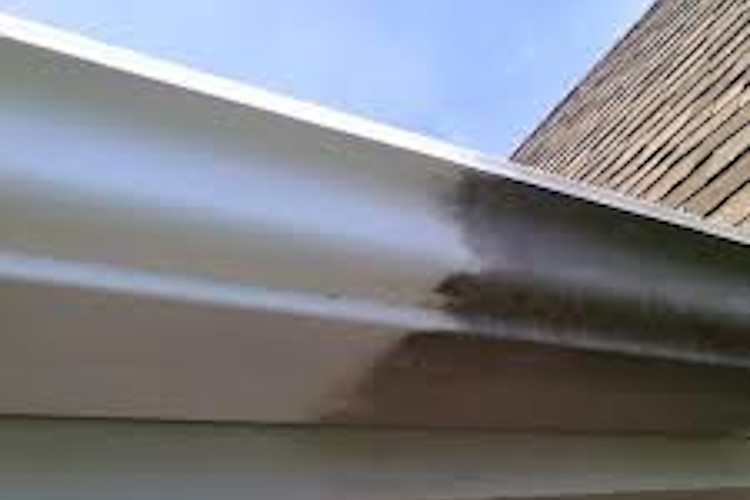 Gutter Cleaning Service performs gutter polishing